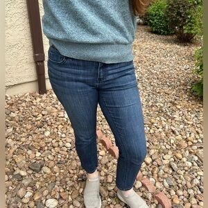 Simply Vera Vera Wang Capri Mid Rise size 8P